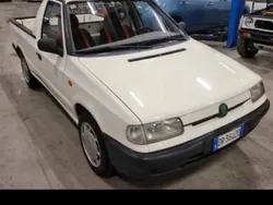 Usata 2000 Skoda Pick-up Pick-up | 3600 €