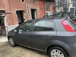 Usata 2016 Fiat Grande Punto Dynamic Due volumi | 5900 € (Buon prezzo)
