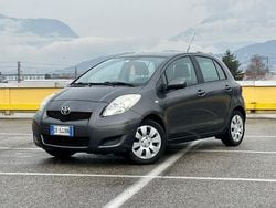 Nero Usata 2009 Toyota Yaris Luxury Tre volumi | 3500 € (Buon prezzo)