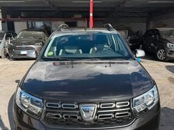 Nero Usata 2020 Dacia Sandero Stepway Tre volumi | 7950 € (Ottimo prezzo)