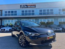 Nero Usata 2021 VW Golf VIII Style Tre volumi | 19.990 € (Buon prezzo)