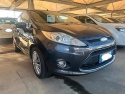 Grigio Usata 2009 Ford Fiesta Tre volumi | 3350 € (Buon prezzo)