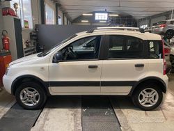 Bianco Usata 2011 Fiat Panda 4x4 Climbing Due volumi | 7500 € (Buon prezzo)