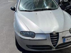 Grigio Usata 2004 Alfa Romeo 147 Due volumi | 300 € (Super prezzo)