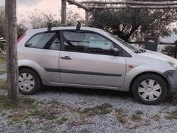 Usata 2007 Ford Fiesta Furgone | 900 € (Ottimo prezzo)