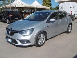 Grigio Usata 2019 Renault Mégane IV Business Tre volumi | 15.700 € (Buon prezzo)