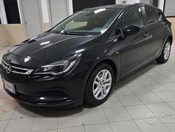 Nero Usata 2016 Opel Astra Innovation Tre volumi | 7999 € (Buon prezzo)