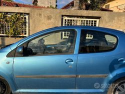 Blu Usata 2005 Peugeot 107 Due volumi | 2500 € (Super prezzo)