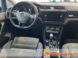Nero Usata 2019 VW Touran Highline Monovolume | 29.950 € (Molto cara)