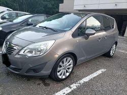 Grigio Usata 2011 Opel Meriva Cosmo Monovolume | 4300 € (Buon prezzo)