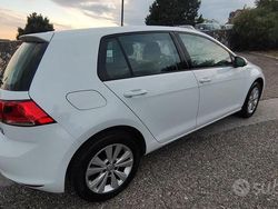 Bianco Usata 2013 VW Golf Comfortline Tre volumi | 4900 € (Ottimo prezzo)