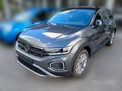 Grigio Nuova 2025 VW T-Roc Edition SUV | 31.900 € (Buon prezzo)