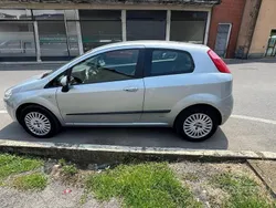 Usata 2006 Fiat Grande Punto Due volumi | 2200 € (Buon prezzo)