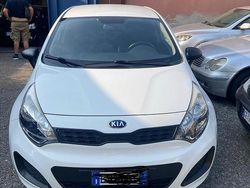 Bianco Usata 2013 Kia Rio Tre volumi | 6500 € (Buon prezzo)