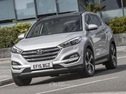 Grigio metallizzato scuro Usata 2016 Hyundai Tucson Xpossible SUV | 12.490 € (Buon prezzo)