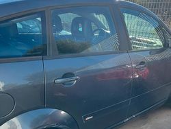 Grigio Usata 2002 Audi A2 Due volumi | 2400 € (Buon prezzo)