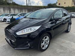 Nero Usata 2017 Ford Fiesta Due volumi | 7900 € (Buon prezzo)