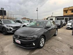 Grigio Usata 2019 VW Polo Highline Tre volumi | 9990 € (Ottimo prezzo)