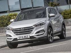 Grigio metallizzato scuro Usata 2016 Hyundai Tucson Xpossible SUV | 12.490 € (Buon prezzo)