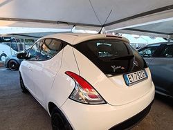 Usata 2015 Lancia Ypsilon Due volumi | 5700 € (Buon prezzo)