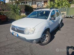 Bianco Usata 2012 Dacia Duster Tre volumi | 4000 € (Super prezzo)