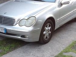 Usata 2004 Mercedes C200 Tre volumi | 3200 €