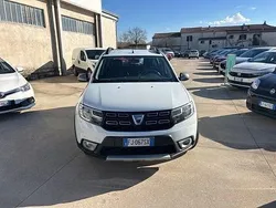 Bianco Usata 2017 Dacia Sandero Stepway Due volumi | 10.500 € (Buon prezzo)