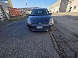 Blu Usata 2007 Ford Fiesta Zetec Tre volumi | 1800 € (Ottimo prezzo)