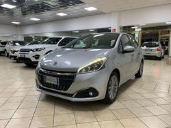 Grigio Usata 2017 Peugeot 208 Allure Due volumi | 6800 € (Buon prezzo)
