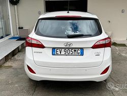 Bianco Usata 2014 Hyundai i30 Station wagon | 6500 €