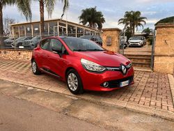 Rosso Usata 2014 Renault Clio IV Business Tre volumi | 8900 € (Molto cara)
