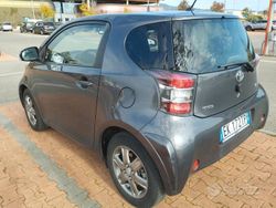 Grigio Usata 2011 Toyota iQ Due volumi | 8900 € (Cara)