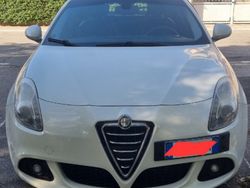 Bianco Usata 2012 Alfa Romeo Giulietta Due volumi | 4500 € (Buon prezzo)