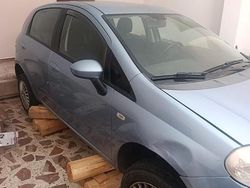 Grigio Usata 2011 Fiat Grande Punto Due volumi | 2400 € (Super prezzo)