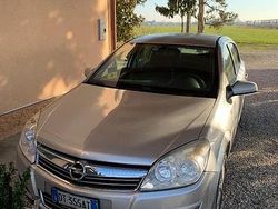 Usata 2008 Opel Astra Tre volumi | 1200 €