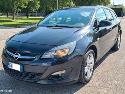 Nero Usata 2014 Opel Astra Station wagon | 2000 € (Buon prezzo)