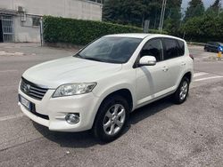 Usata 2011 Toyota RAV4 SUV | 6900 € (Ottimo prezzo)