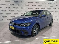 Blu/azzurro Usata 2024 VW Polo Life Tre volumi | 20.400 € (Buon prezzo)