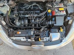 Grigio Usata 2009 Ford Fiesta Titanium Tre volumi | 3290 € (Buon prezzo)