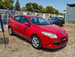 Rosso Usata 2009 Renault Mégane Tre volumi | 2990 € (Buon prezzo)