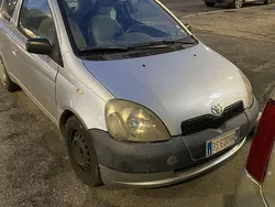 Usata 2001 Toyota Yaris Sol Tre volumi | 600 € (Super prezzo)