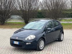Nero Usata 2013 Fiat Punto Lounge Tre volumi | 4200 € (Buon prezzo)