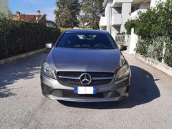 Grigio Usata 2017 Mercedes A180 Executive Tre volumi | 15.000 € (Buon prezzo)
