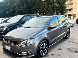 Grigio Usata 2017 VW Polo Comfortline Tre volumi | 8900 € (Buon prezzo)