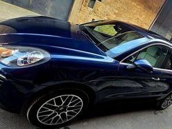 Blu/azzurro Usata 2015 Porsche Macan SUV | 29.999 € (Cara)