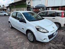 Bianco Usata 2010 Renault Clio II Tre volumi | 2800 € (Buon prezzo)