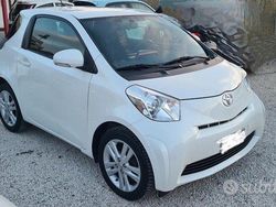 Bianco Usata 2011 Toyota iQ Due volumi | 6650 € (Cara)