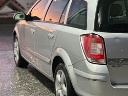 Grigio Usata 2007 Opel Astra Station wagon | 3600 € (Buon prezzo)