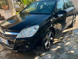 Nero Usata 2009 Opel Astra Tre volumi | 1750 € (Ottimo prezzo)