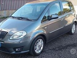 Grigio Usata 2010 Lancia Musa Monovolume | 3600 € (Buon prezzo)
